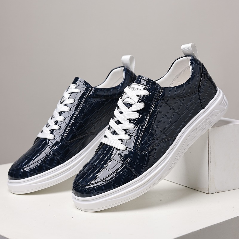 Classic Male Low Top Skate Sho - огляд і ціна Men'S Shoes Hey Dude